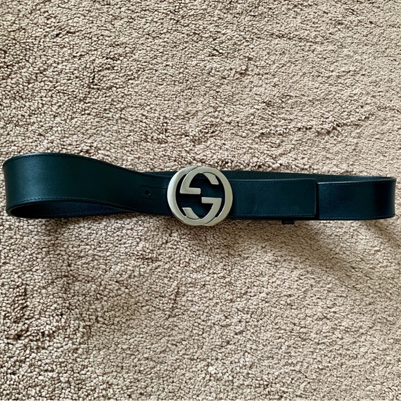 Authentic GUCCI unisex black leather belt with GG interlocking buckle - Picture 2 of 8
